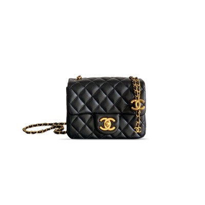 CHANEL FLAP BAG SHINY LANBSKIN IN BLACK 255229 (18*13.5*7cm)